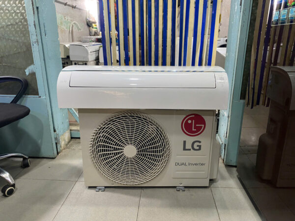 Máy lạnh LG 1.5hp Inverter date 2024 mới 99%