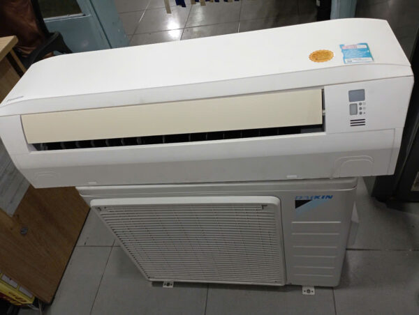 Máy lạnh Daikin 1,5Hp không Inverter