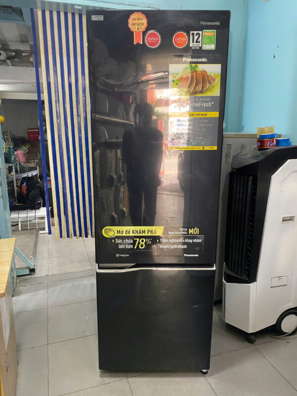Tủ lạnh Panasonic NR-BC360Q 322L