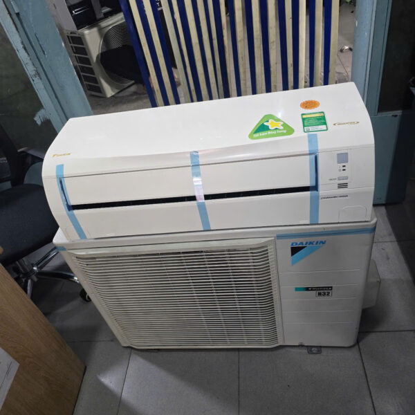 Máy lạnh Daikin Inverter 2 HP FTKQ50SAVMV