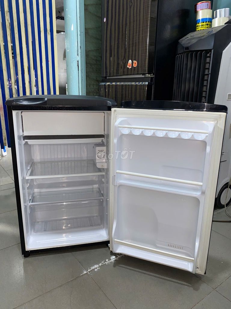 Tủ lạnh Aqua AQR-D99FA 90 lít - Hình ảnh 3