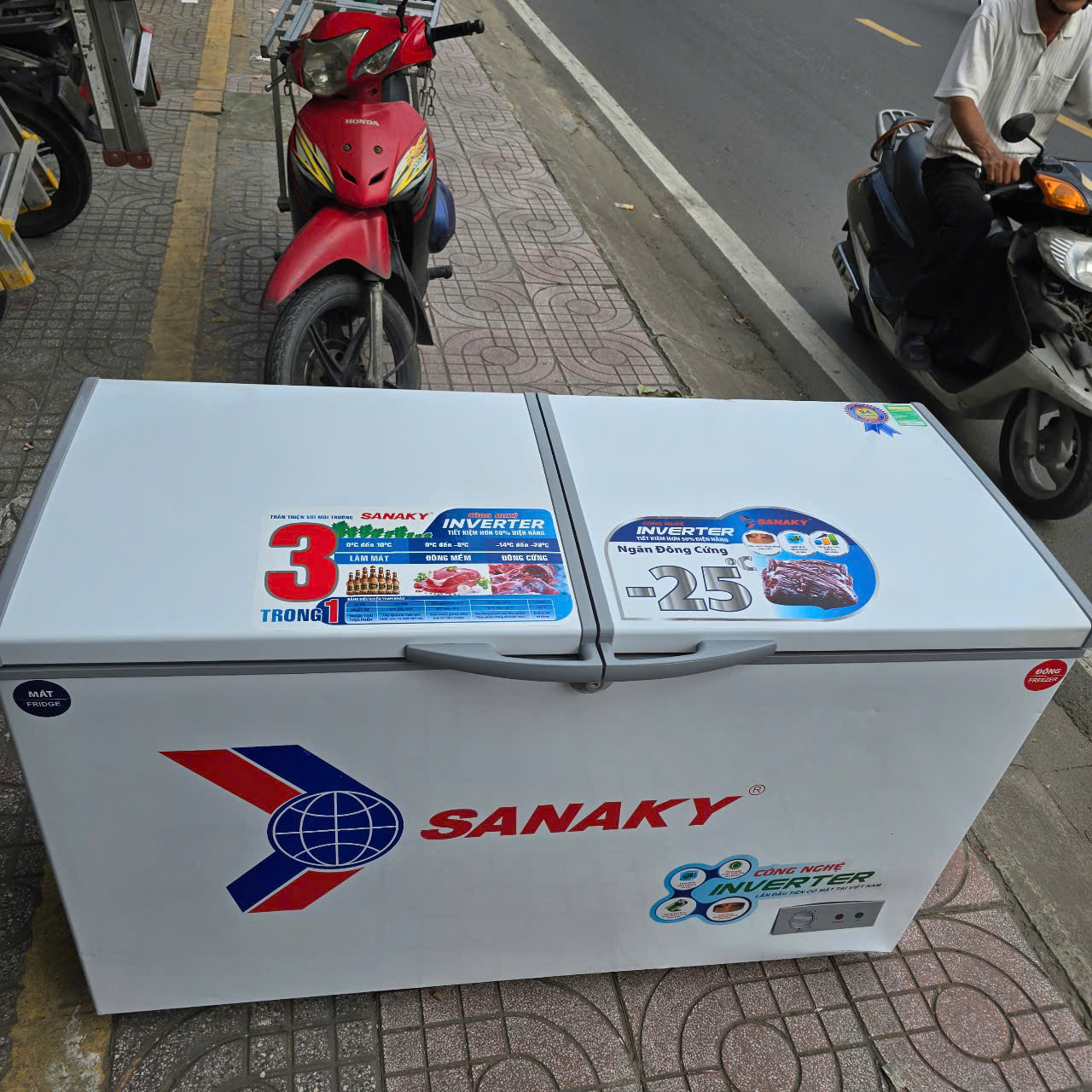 Tủ đông Sanaky VH-4099W3 280 lít 2 cửa zin mới 90% - FREE SHIP