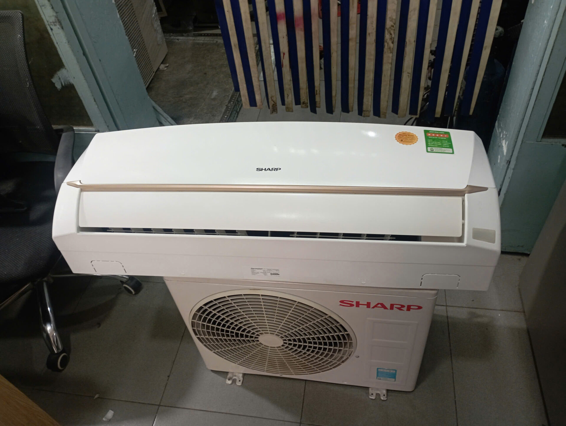 Máy lạnh Sharp 1HP AH-A9SEW Bao công lắp đặt