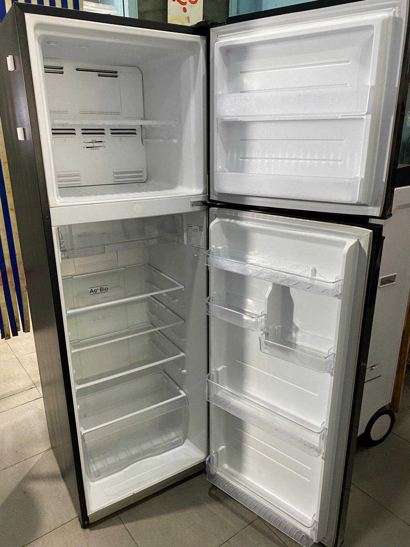 Tủ lạnh Toshiba Inverter 253 lít GR-B31VU SK Freeship - Hình ảnh 5