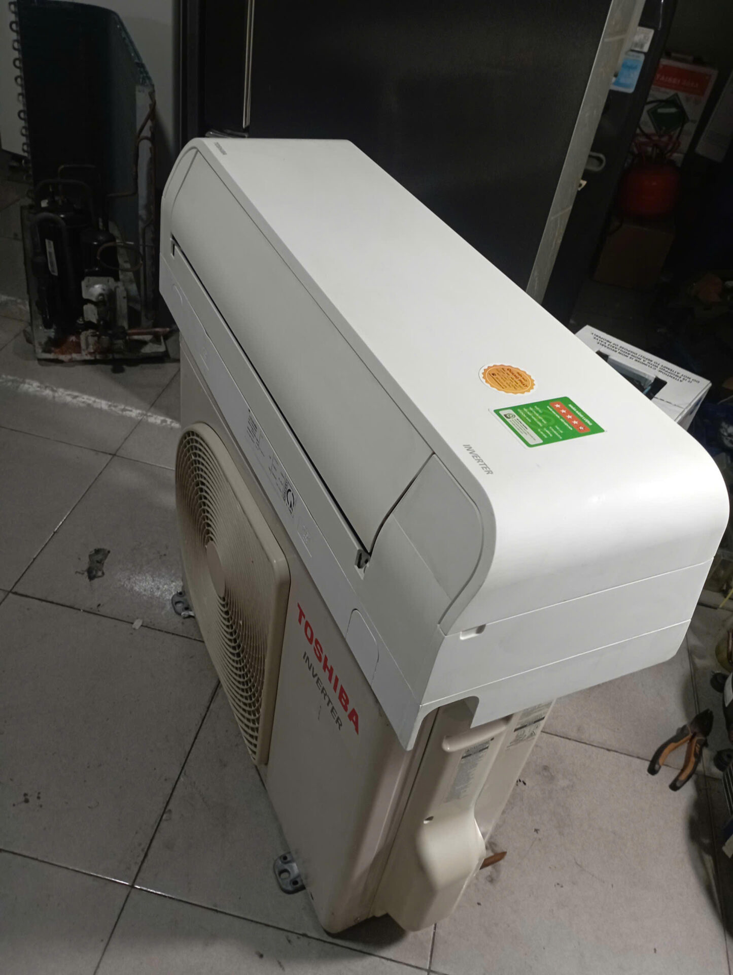 Máy lạnh Toshiba Inverter 1.5HP RAS-H13PKCVG-V - Hình ảnh 2