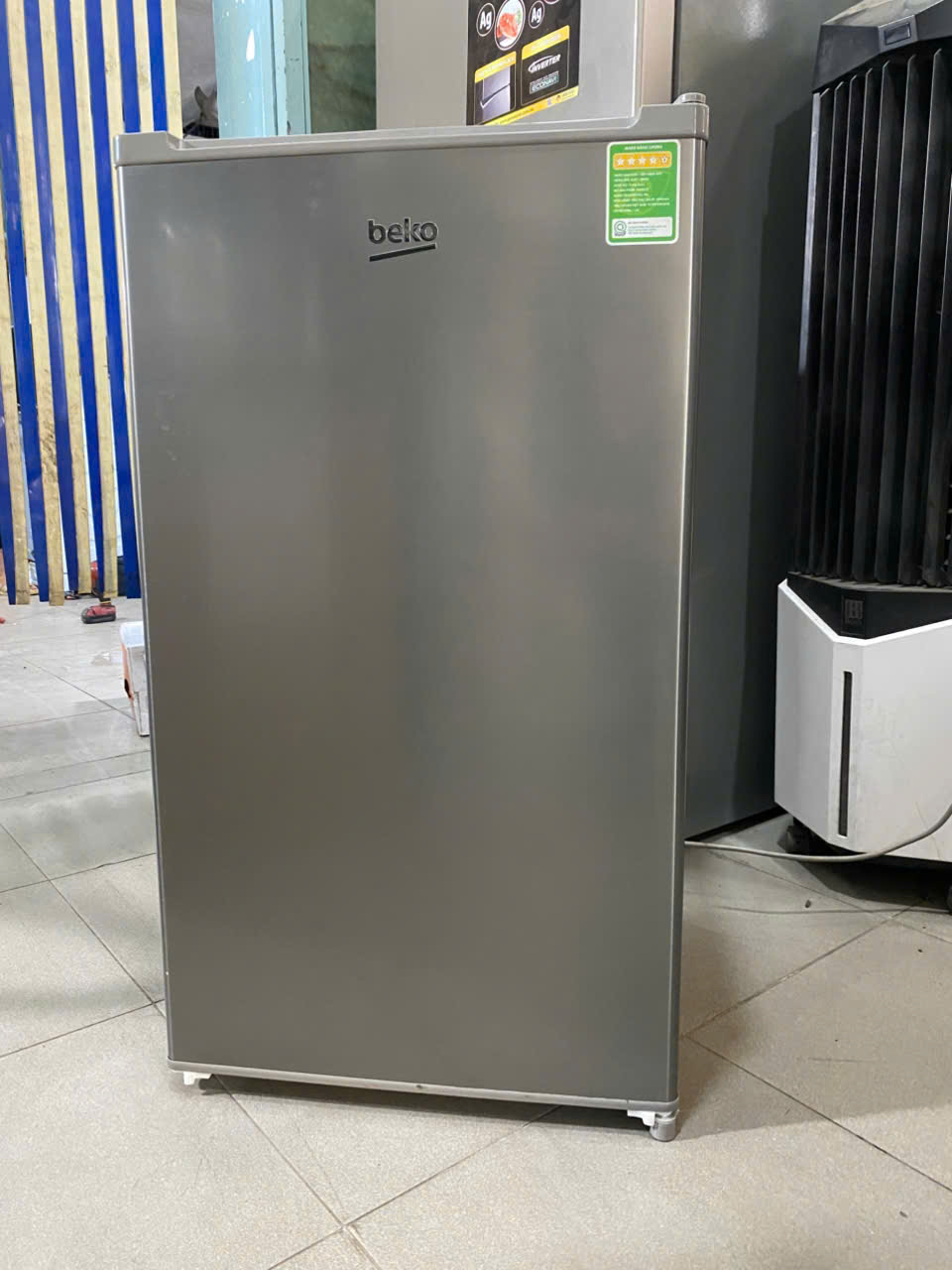 Tủ lạnh Beko 90L RS9051P bền bỉ nhẹ điện - FREESHIP