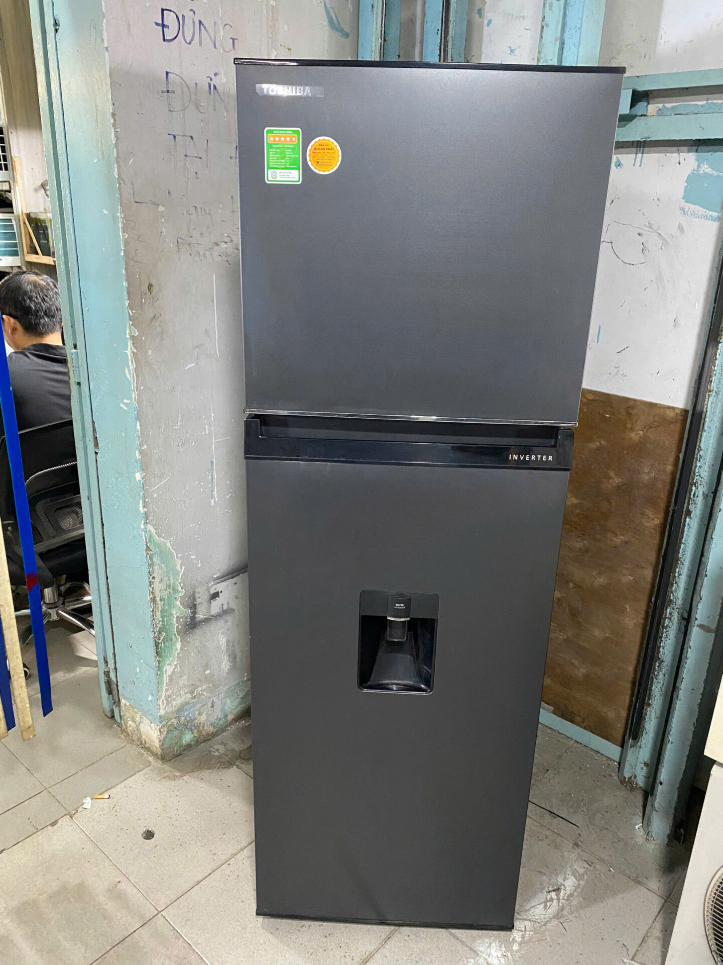 Tủ lạnh Toshiba Inverter 249 lít GR-RT325WE-PMV - miễn phí vận chuyển