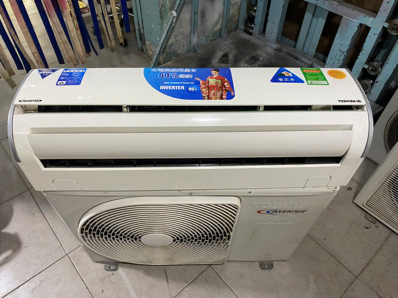 Máy lạnh Toshiba 1.5hp inverter nội địa Nhật tiết kiệm điện - bao công lắp đặt