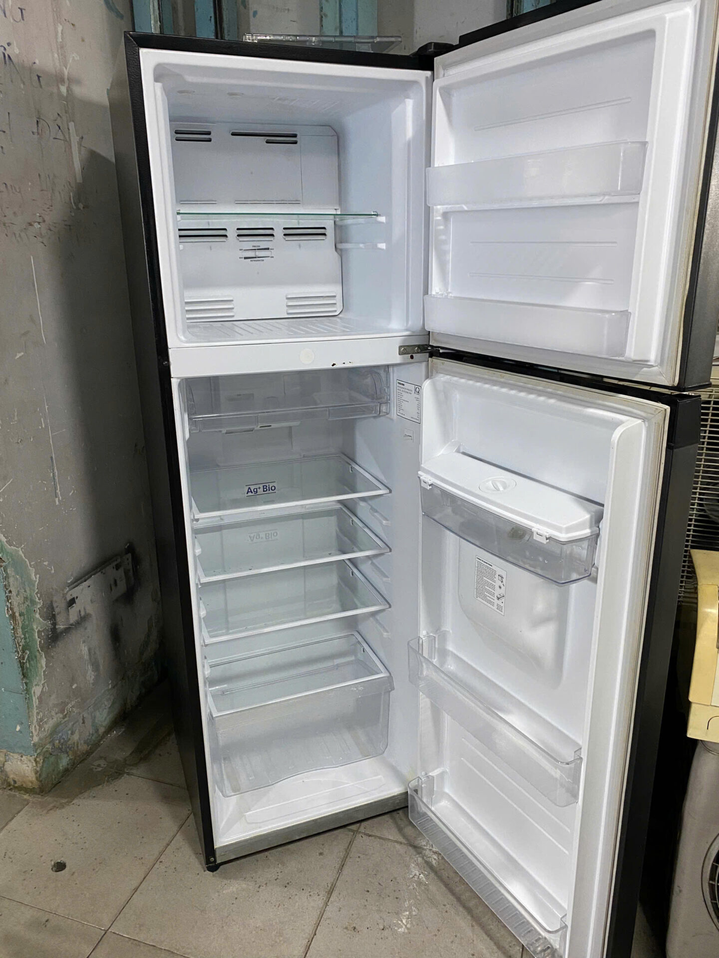 Tủ lạnh Toshiba Inverter 249 lít GR-RT325WE-PMV - miễn phí vận chuyển - Hình ảnh 3