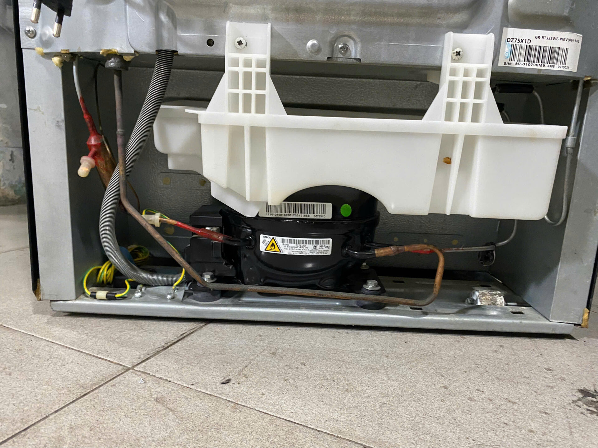 Tủ lạnh Toshiba Inverter 249 lít GR-RT325WE-PMV - miễn phí vận chuyển - Hình ảnh 7