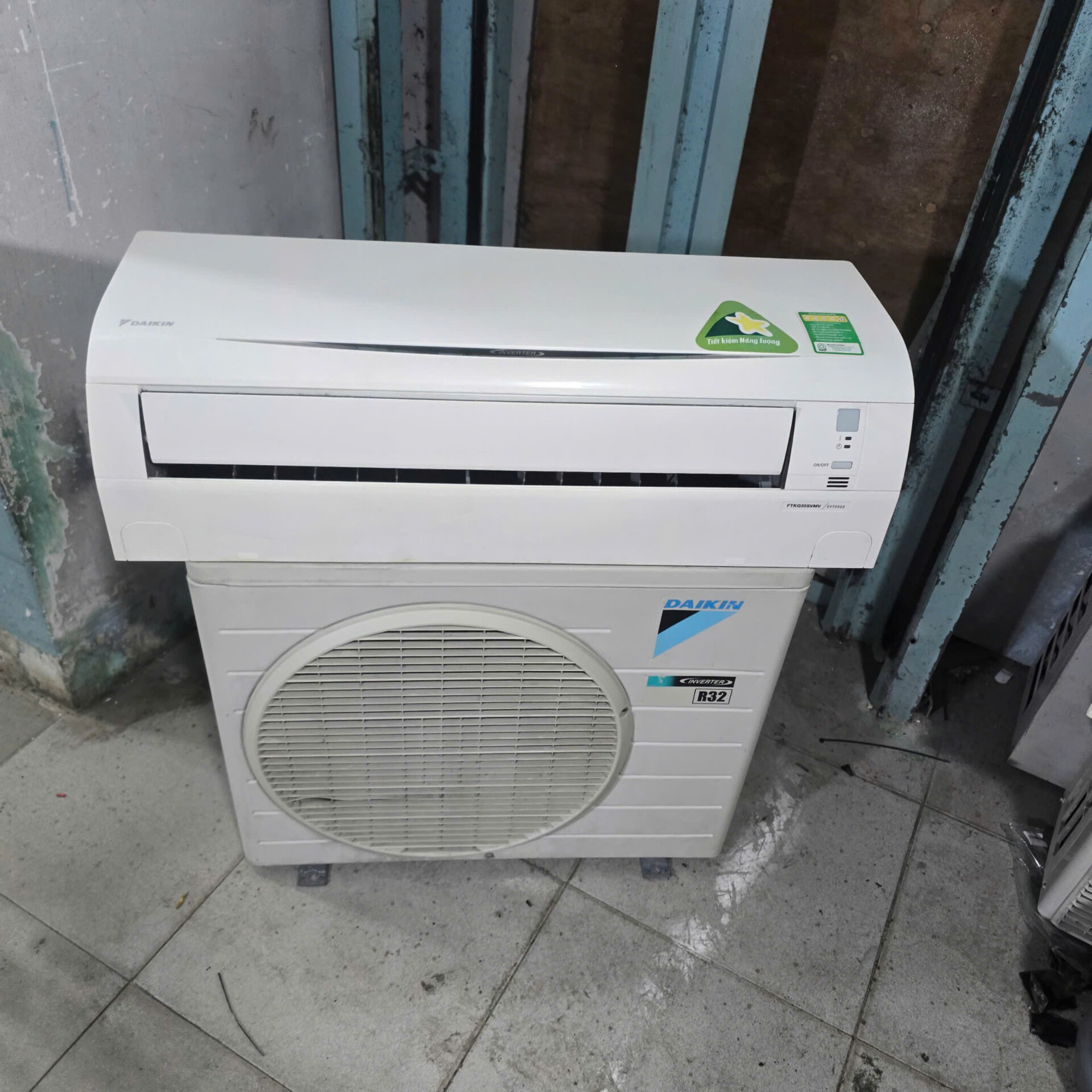 Máy lạnh Daikin 1.5HP Inverter lạnh nhanh nhẹ điện