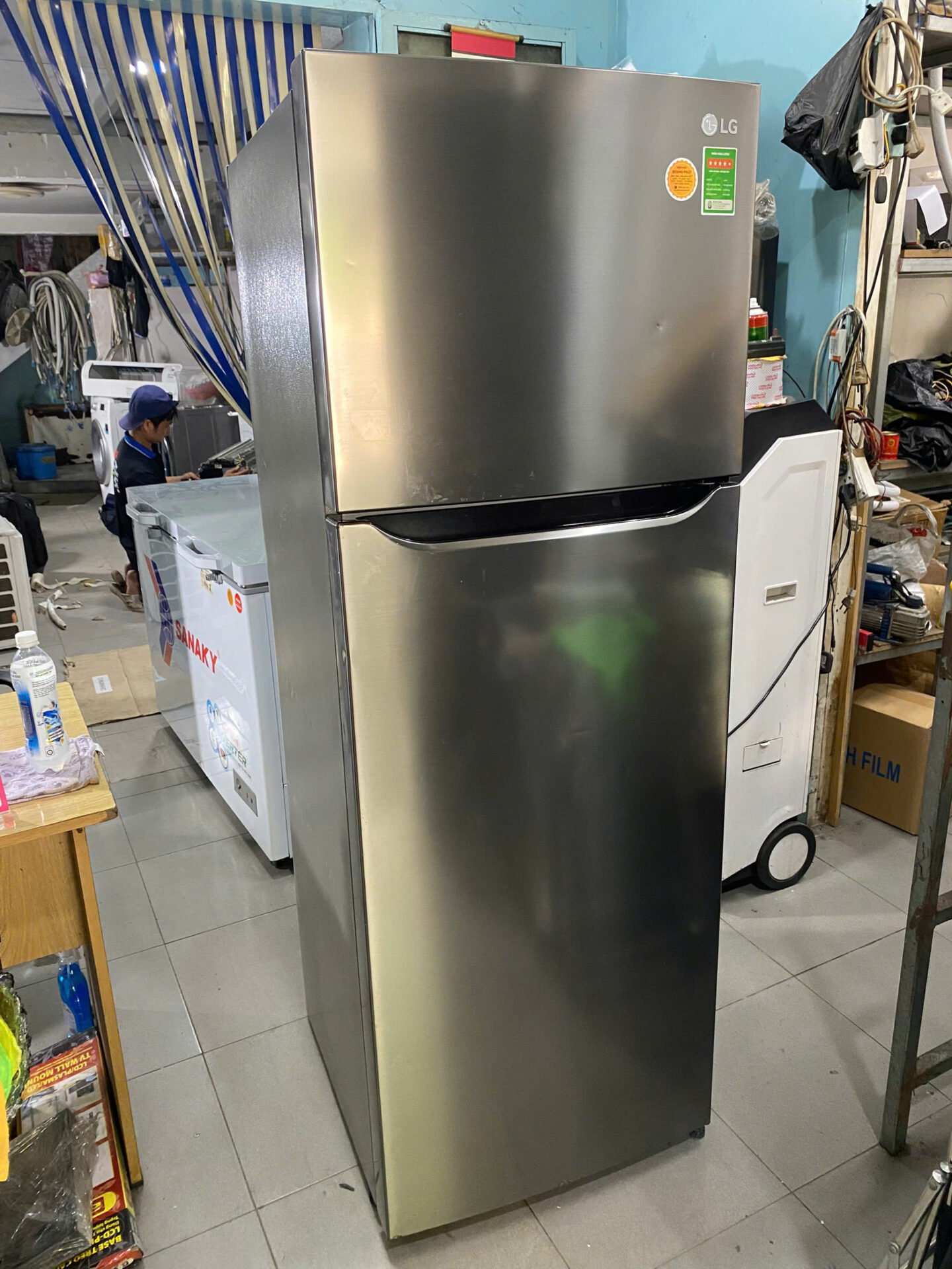 Tủ lạnh LG 315 lít Inverter bền bỉ, nhẹ điện - FreeShip
