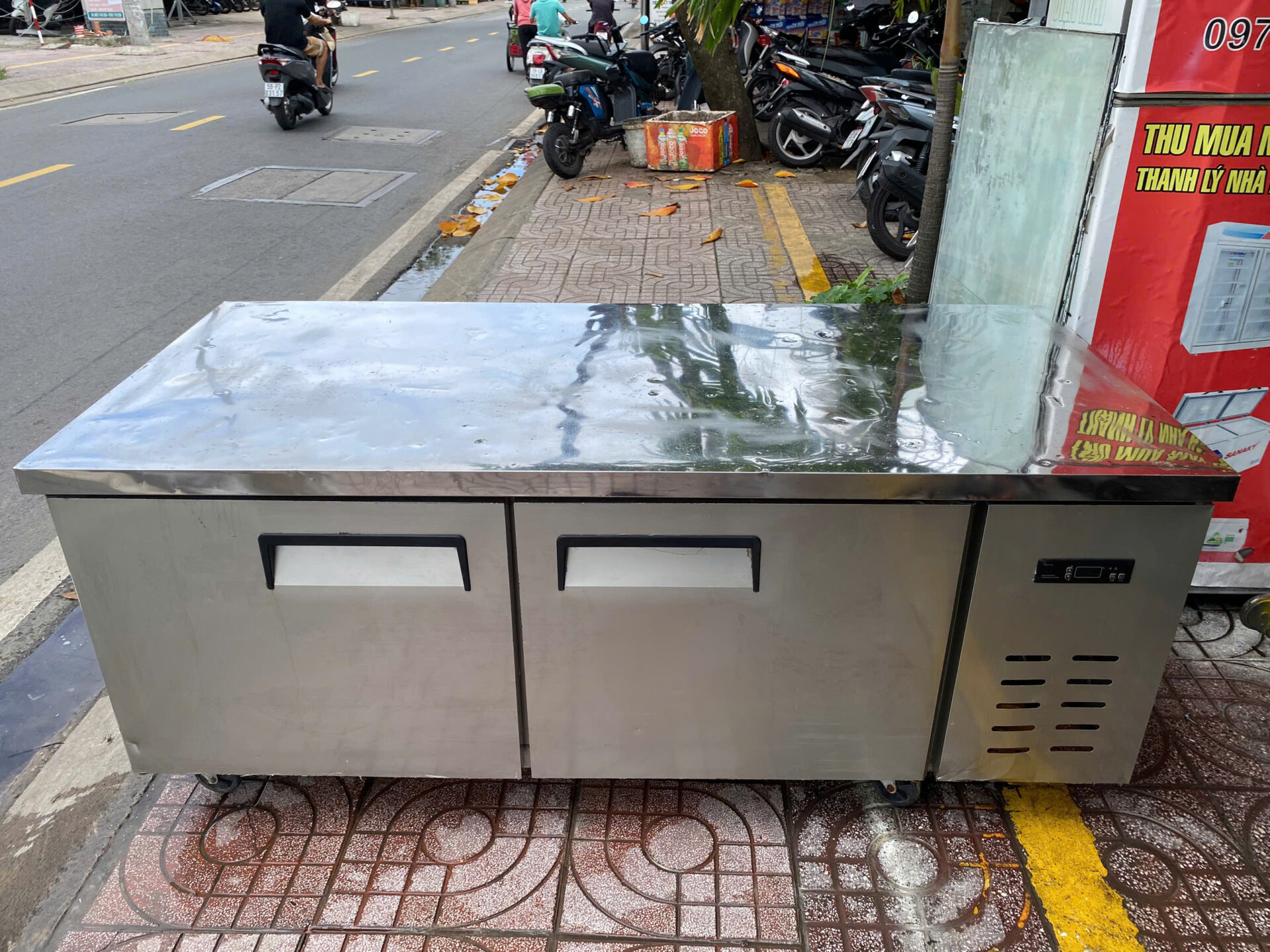 Bàn đông mát 450L inox cao cấp bền bỉ - FreeShip
