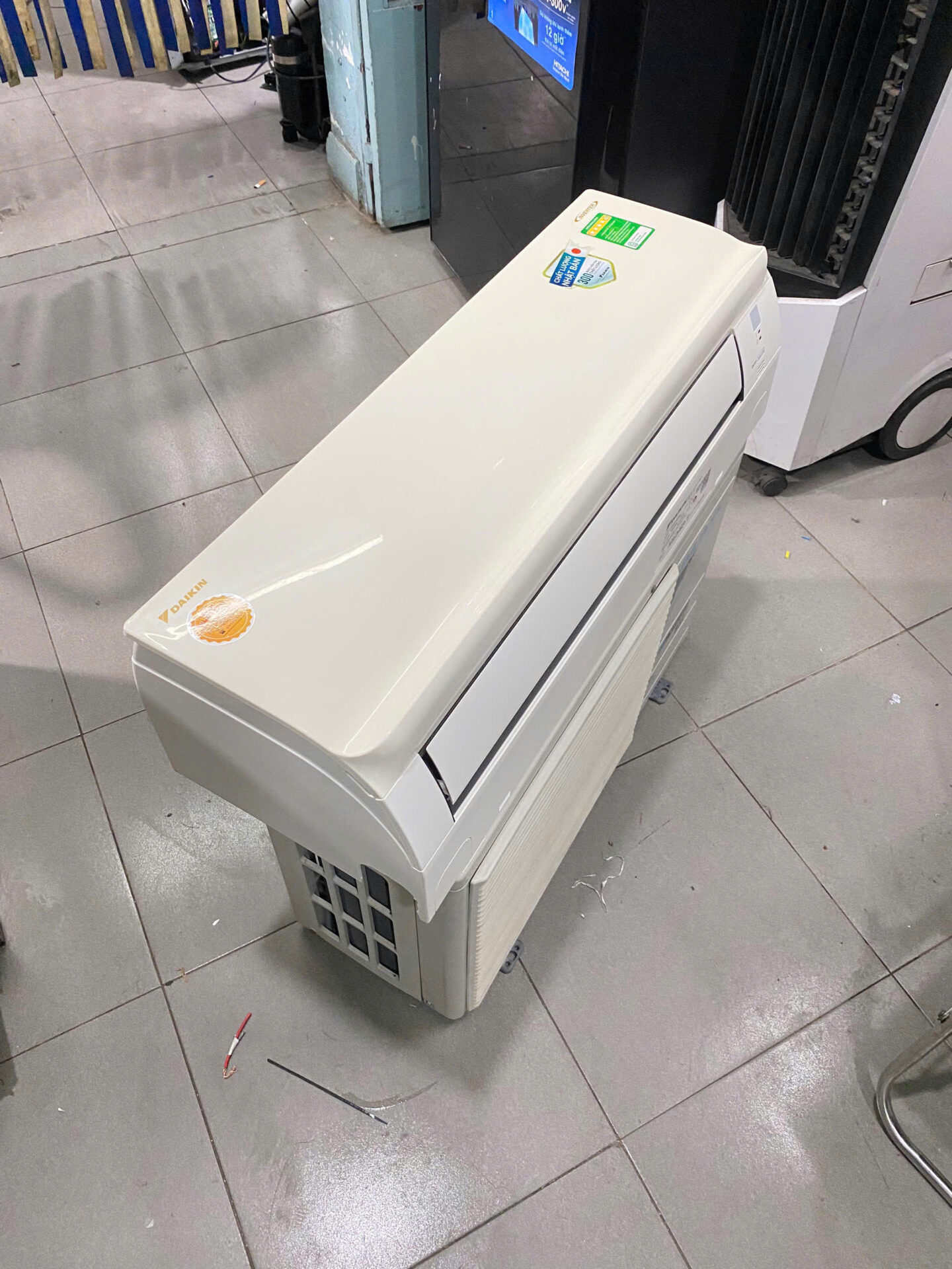 Máy lạnh Daikin 1HP Inverter FTKA25VMVMV tiết kiệm điện - Hình ảnh 3