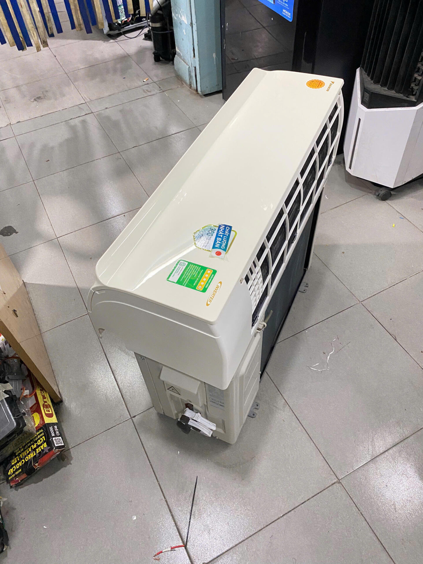 Máy lạnh Daikin 1HP Inverter FTKA25VMVMV tiết kiệm điện - Hình ảnh 4