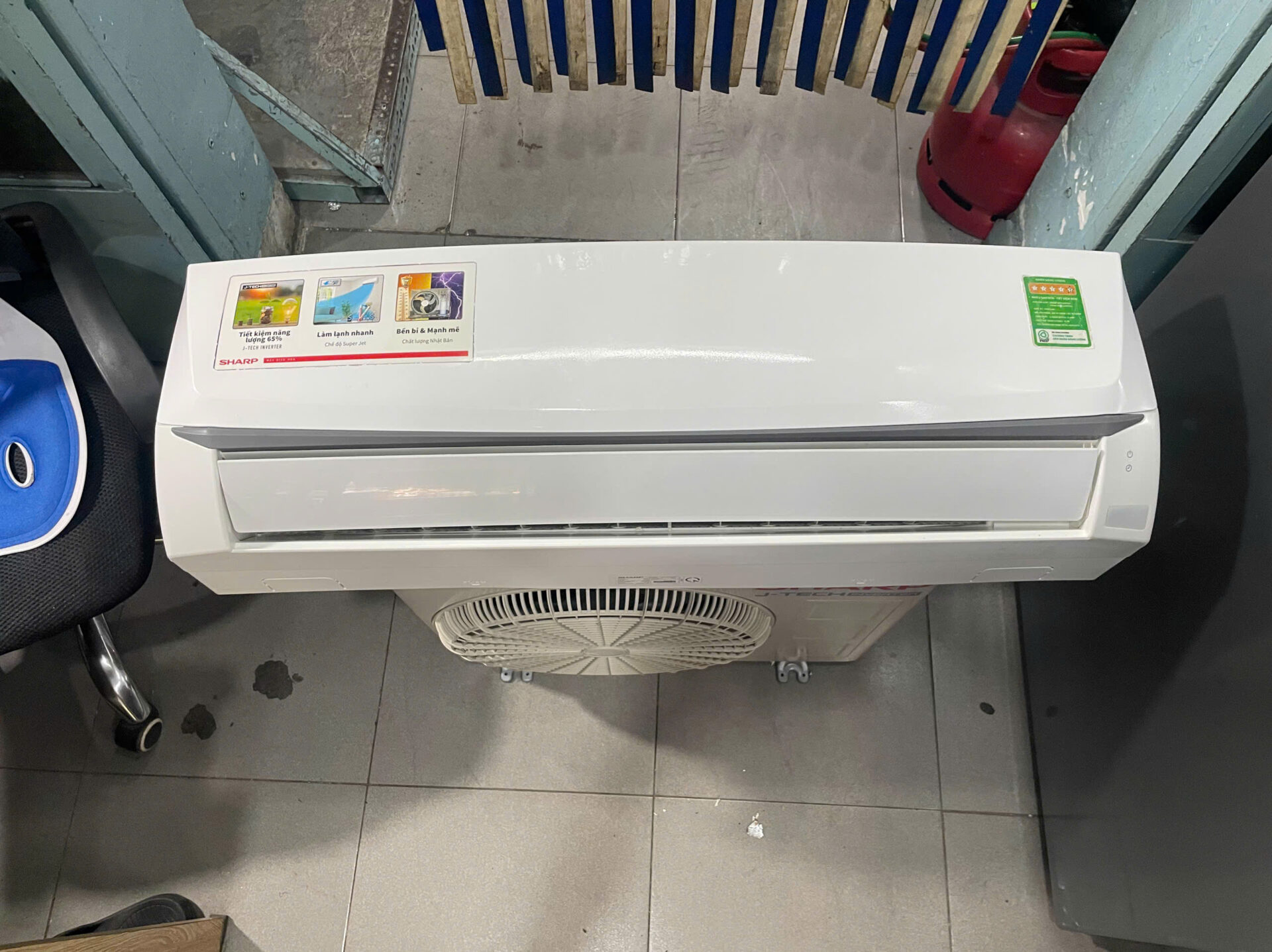 Máy lạnh Sharp Inverter 1.5HP AH-X13ZEW nhẹ điện