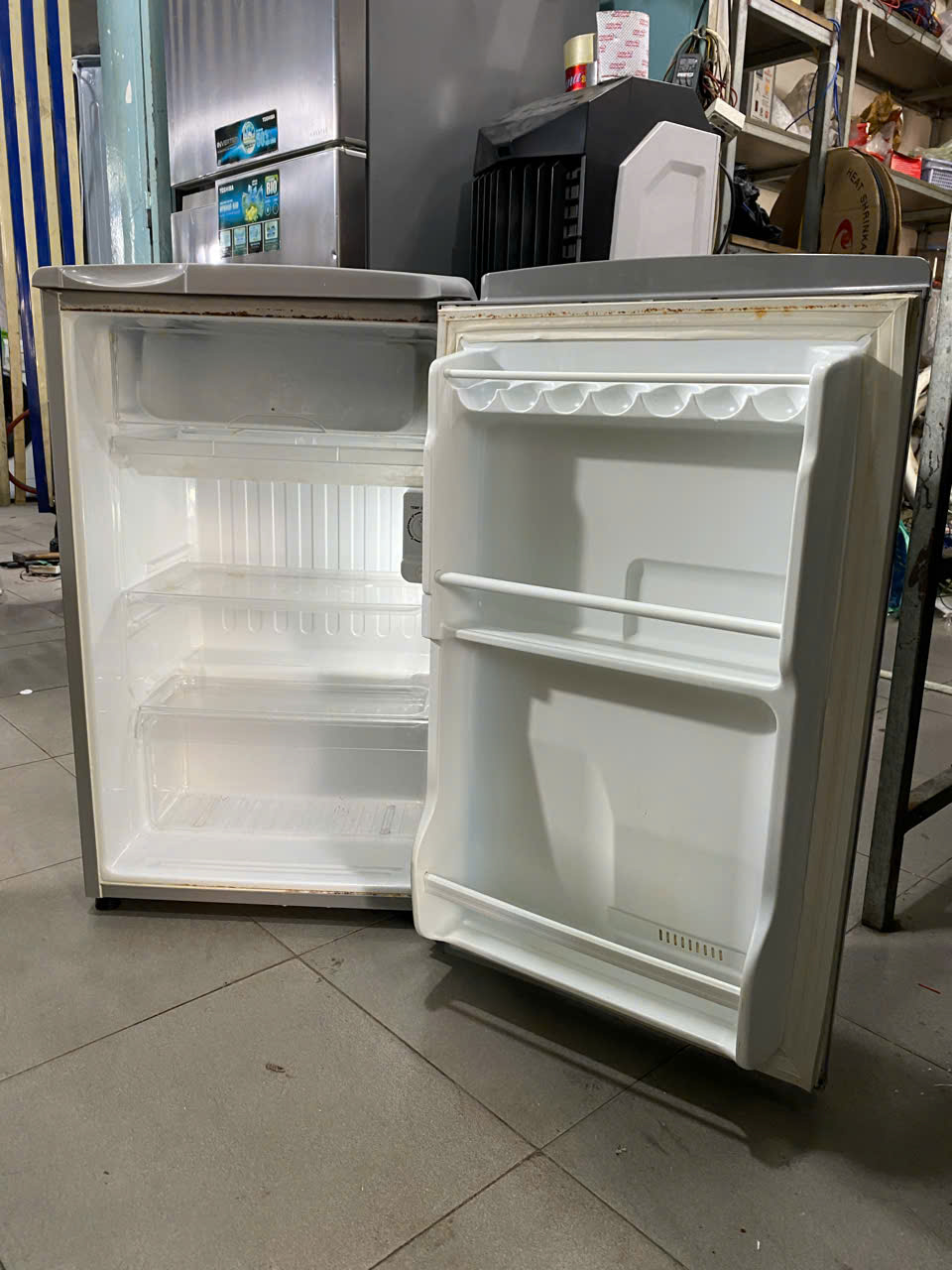 Tủ lạnh aqua 90 lít lạnh nhanh, bền bỉ - FreeShip - Hình ảnh 3