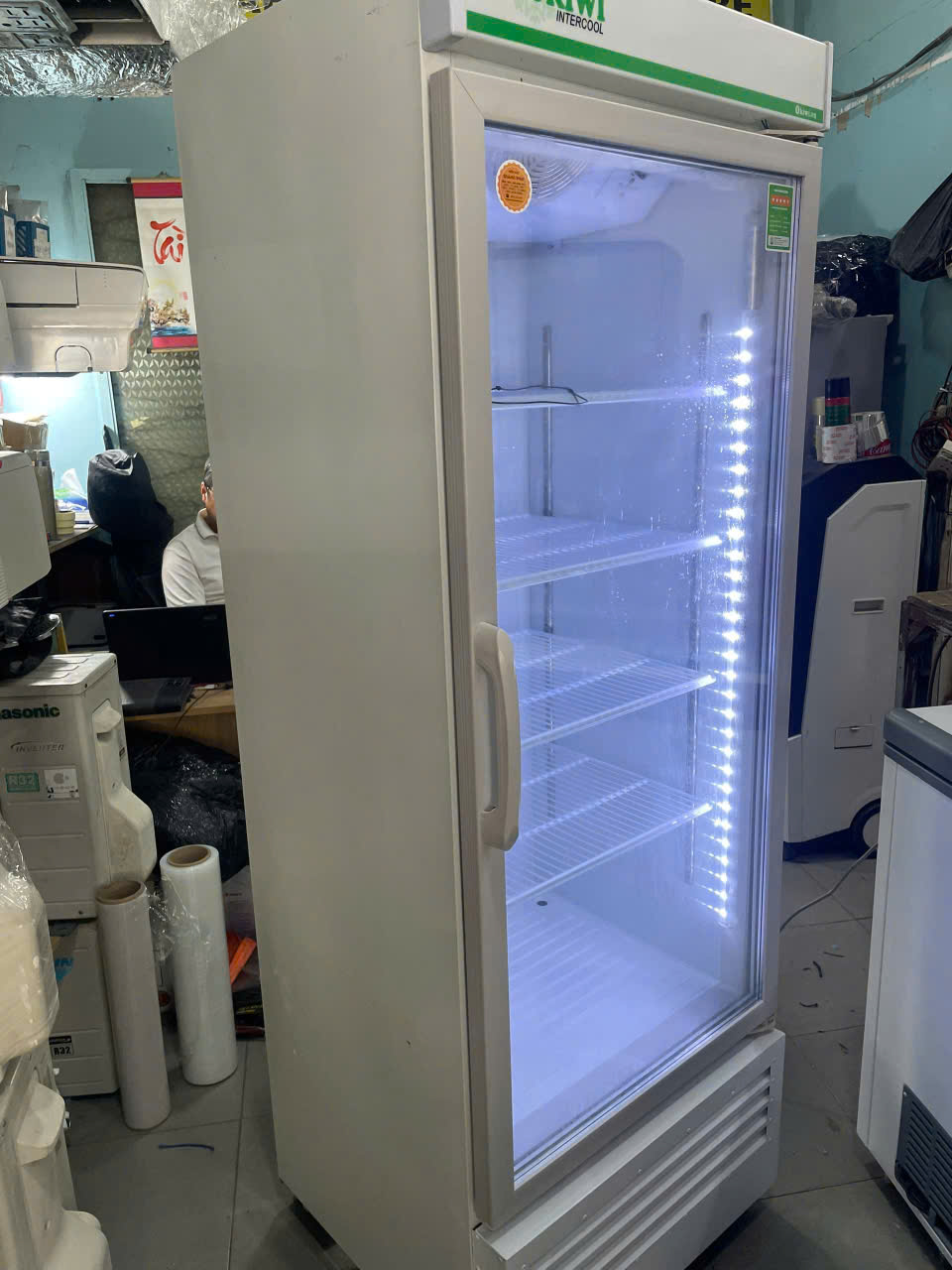 Tủ mát Okiwi JW-470R 380L tiết kiệm điện FreeShip - Hình ảnh 4