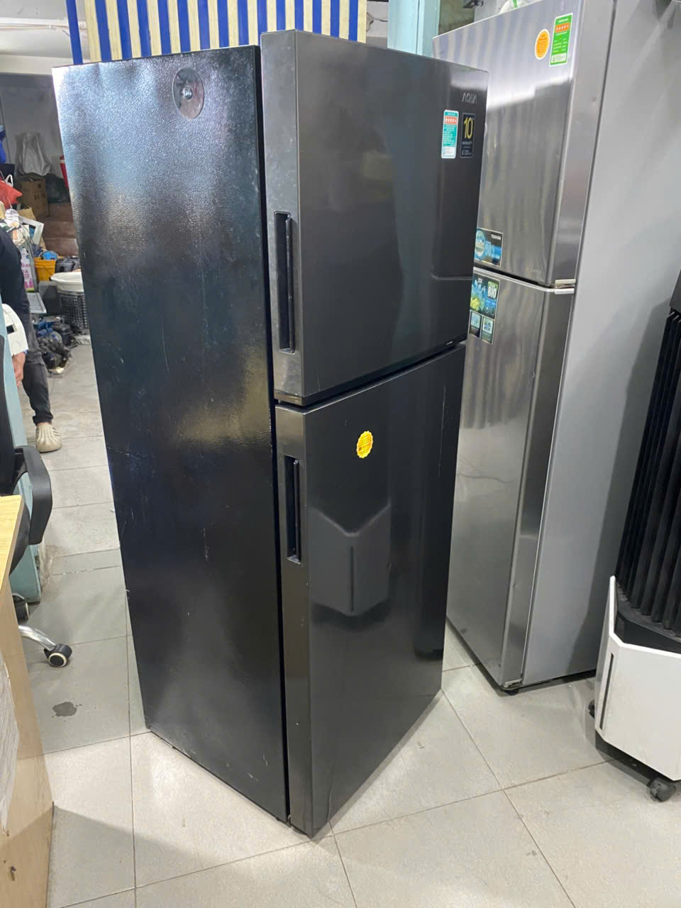 Tủ lạnh Aqua 212 lít Inverter AQR-T239FA Date 2025 - Hình ảnh 4