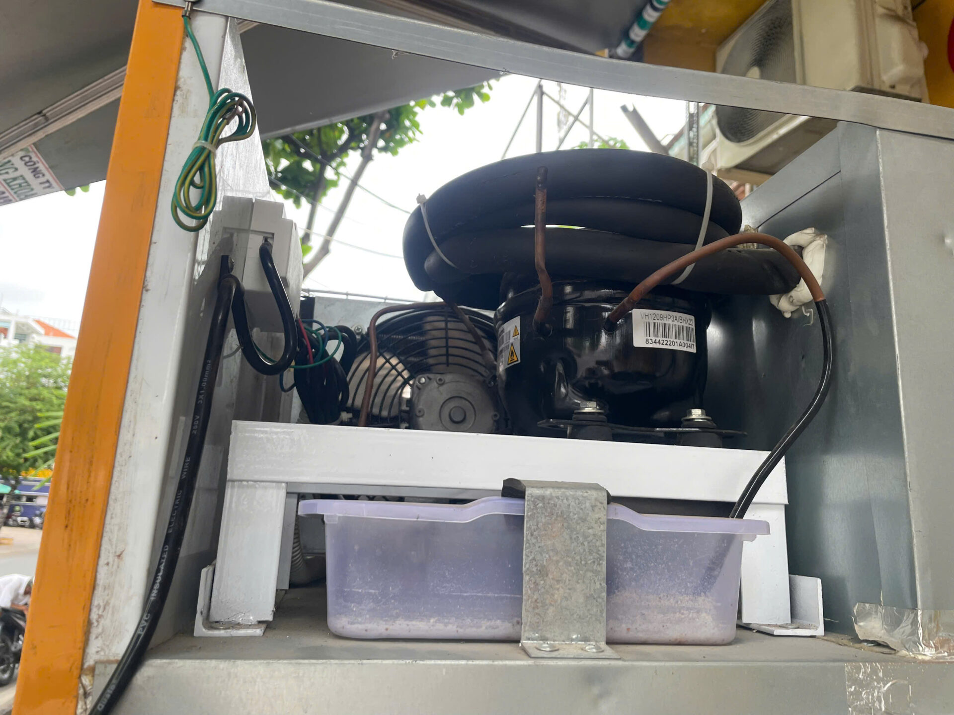 Tủ mát Sanaky 1100L inverter VH-1209HP3A zin mới 95% - Hình ảnh 6