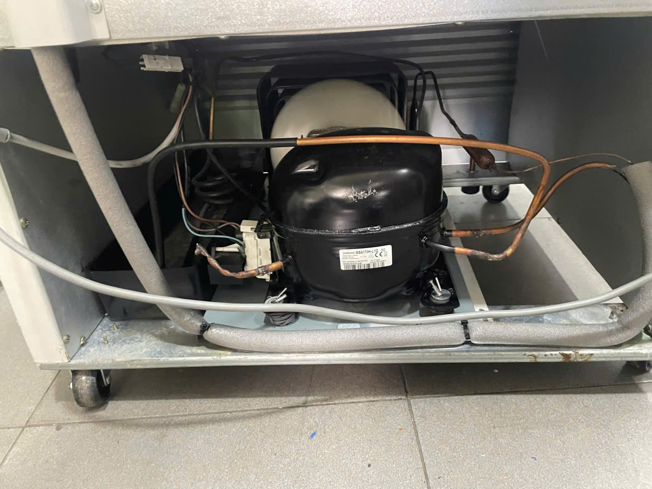 Tủ mát Okiwi JW-470R 380L tiết kiệm điện FreeShip - Hình ảnh 7
