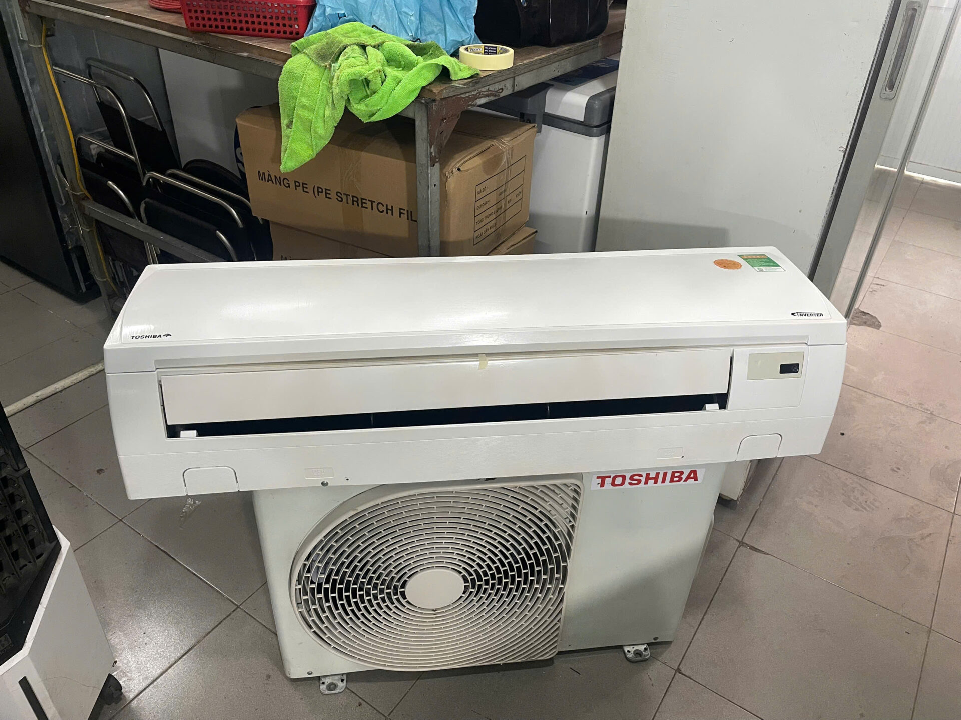 Máy lạnh Toshiba 2HP - Bao công lắp đặt