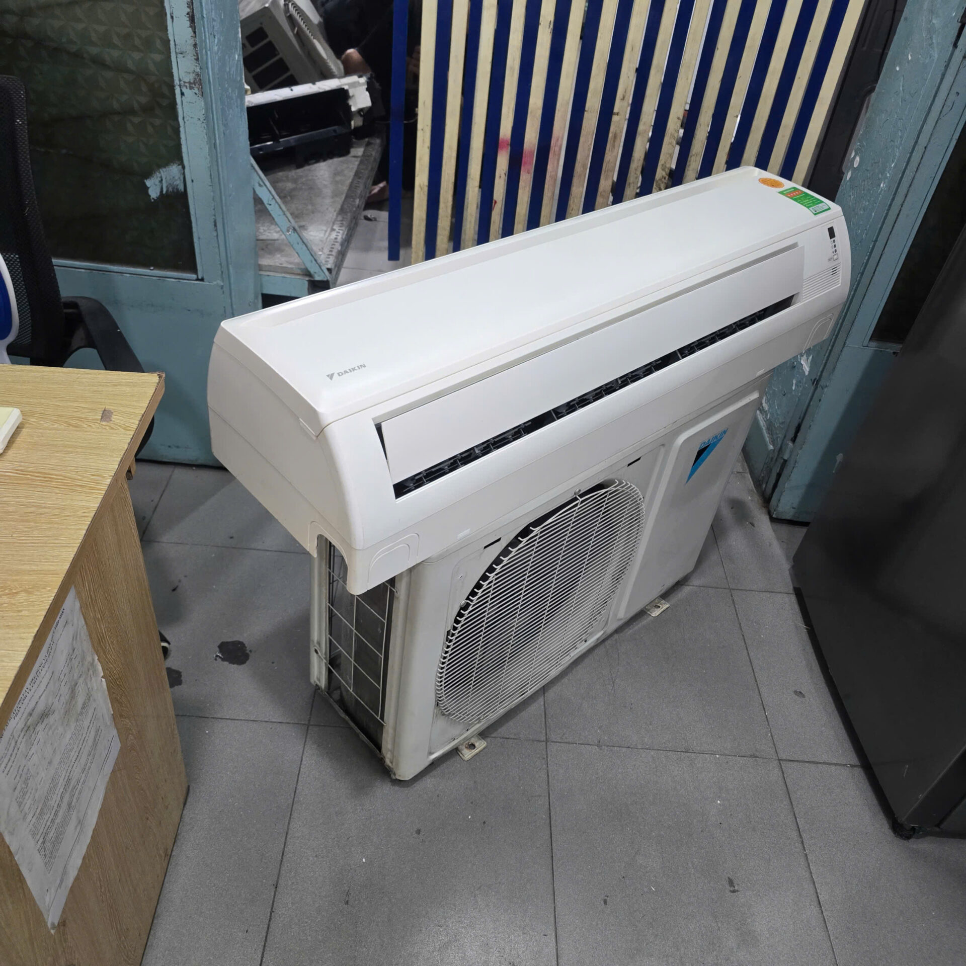 Máy lạnh Daikin 2HP - Bao công lắp - BH 6 tháng - Hình ảnh 3