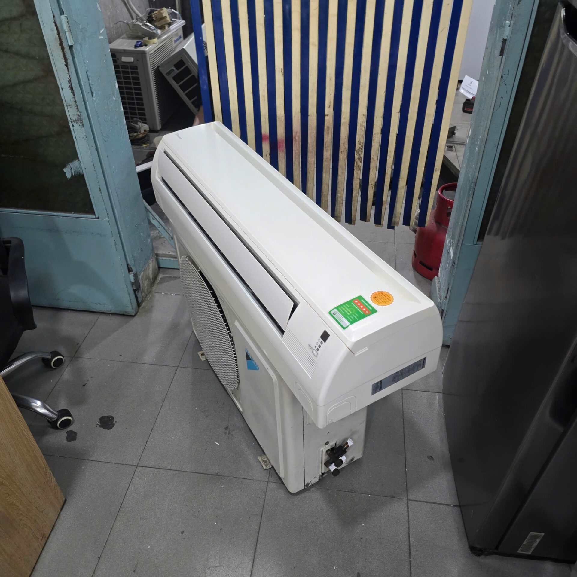 Máy lạnh Daikin 2HP - Bao công lắp - BH 6 tháng - Hình ảnh 4