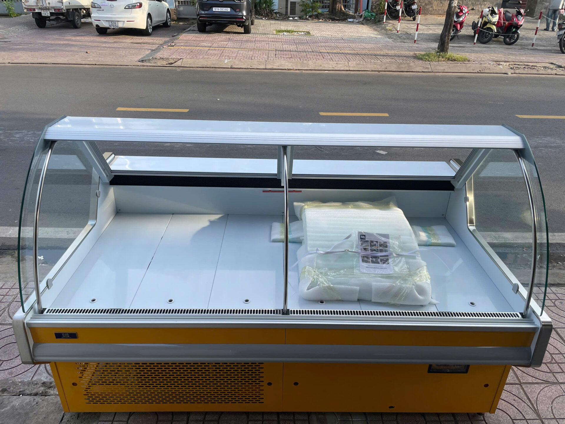 Tủ thịt tươi 2m SIS-GBS-187IV mới 100% - Free Ship