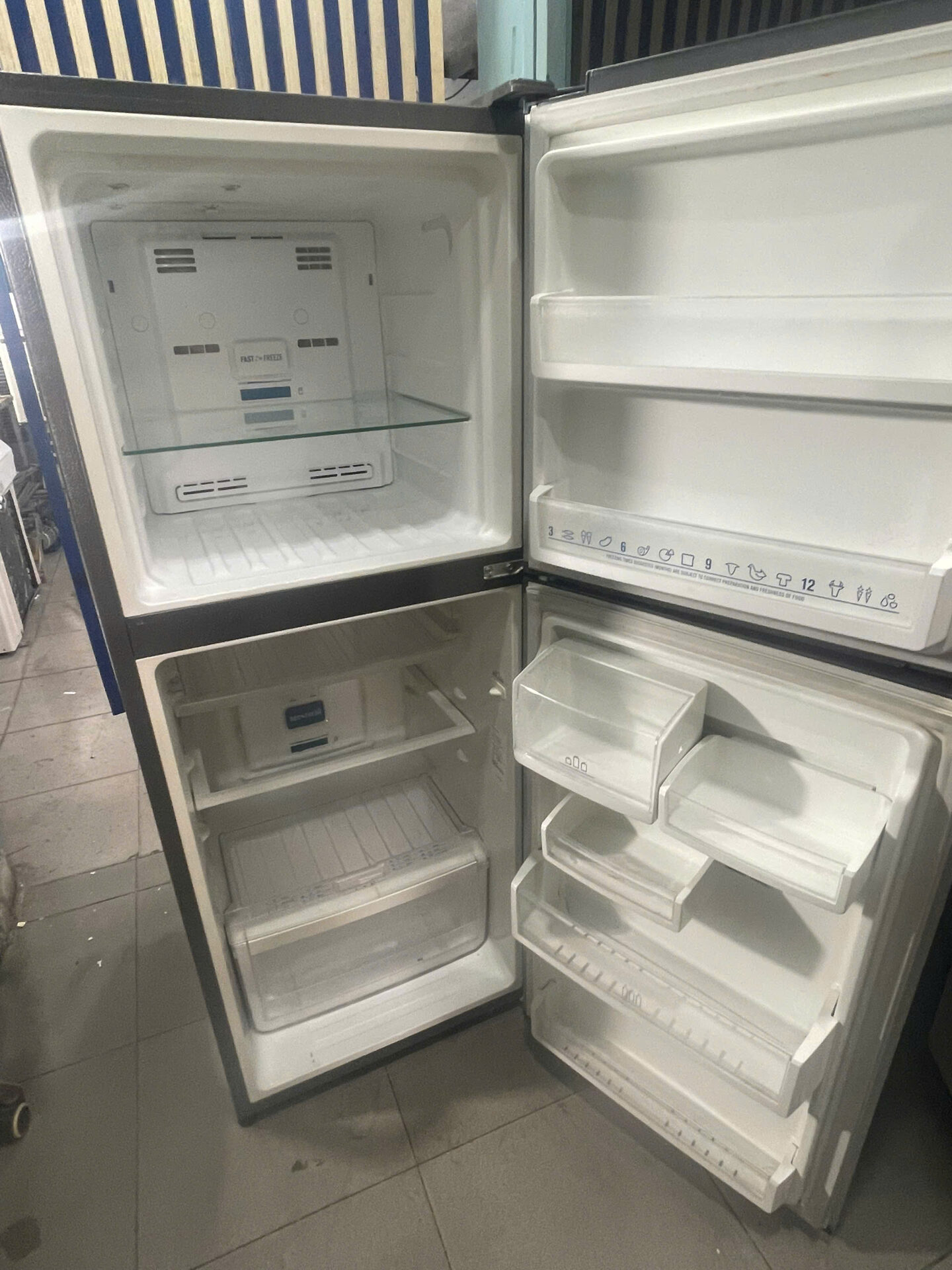 Tủ lạnh Electrolux 211 lít ThaiLan Bền bỉ FreeShip - Hình ảnh 3