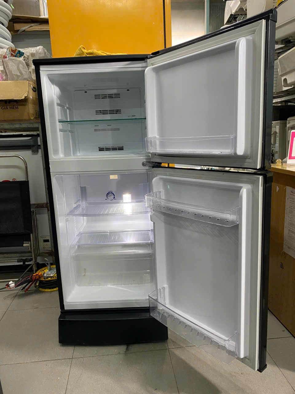 Tủ lạnh Funiki 110 lít HR T6120TDG Date 2023 - FreeShip - Hình ảnh 3